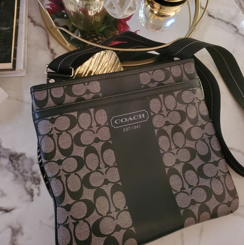 Coach Crossbody (Pre-Used)